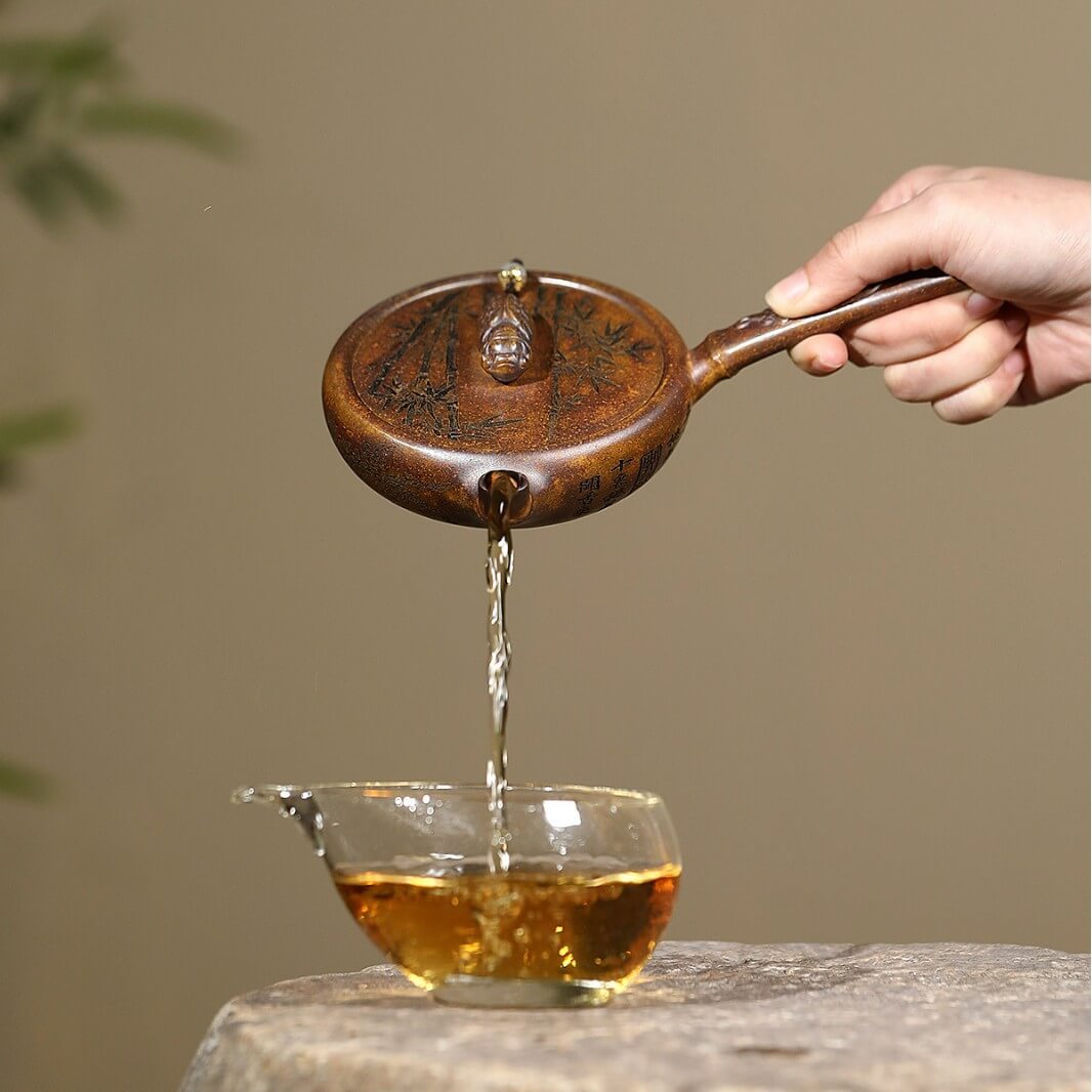 Zhi Zu Yixing Side-Handle Teapot – Handmade Clay Teaware 180ml