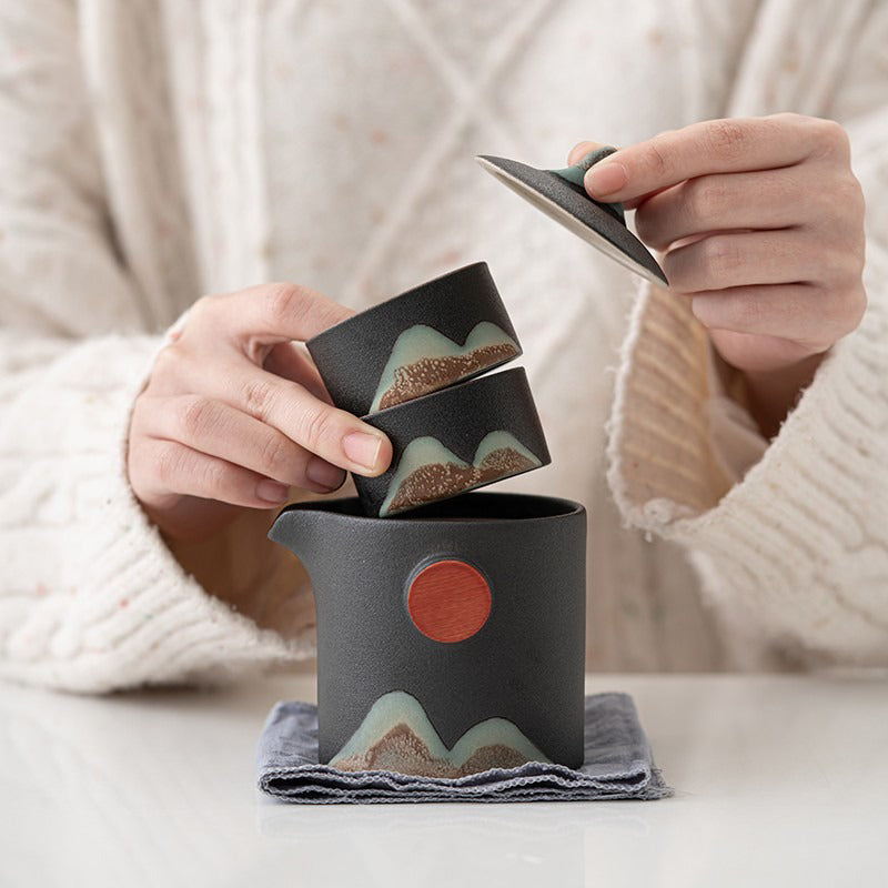 Japanese Hand-Painted Travel Tea Set – Mountain Landscape Gongfu Teapot and Cups