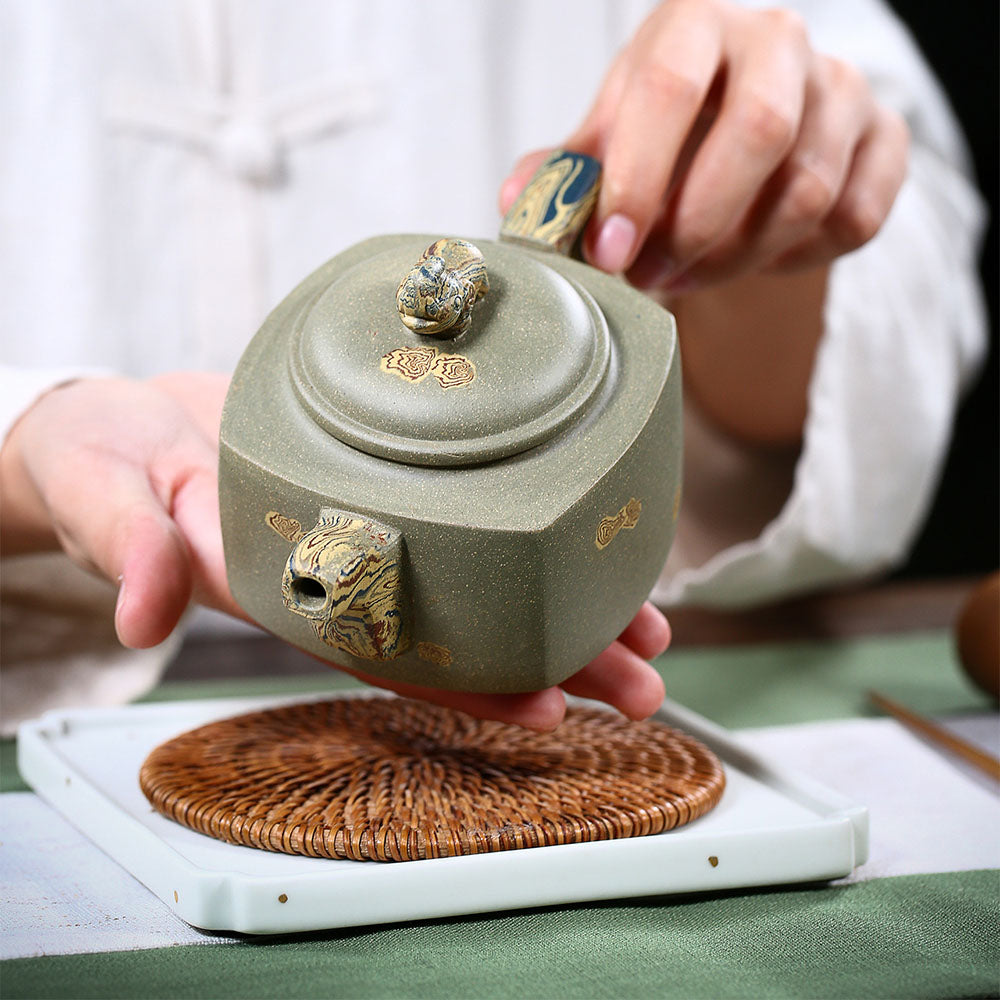 Zisha Xiangrui Teapot – Handmade Square Yixing Clay Teaware 200ml