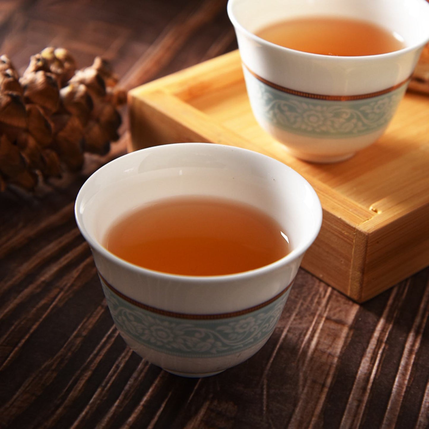 Creative Chinese Embossed Bone China Tea Pot & Cup Gift Set