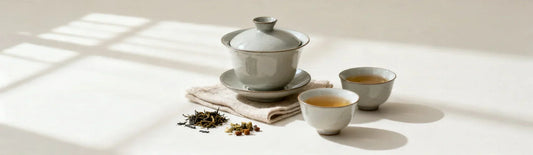 Tea types and teaware relationships with teapots, cups, and brewing tools
