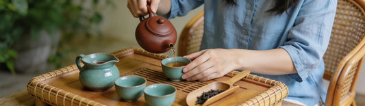 Tea set usage scenarios including gifting, tea pairing, and daily use in real-world tea contexts