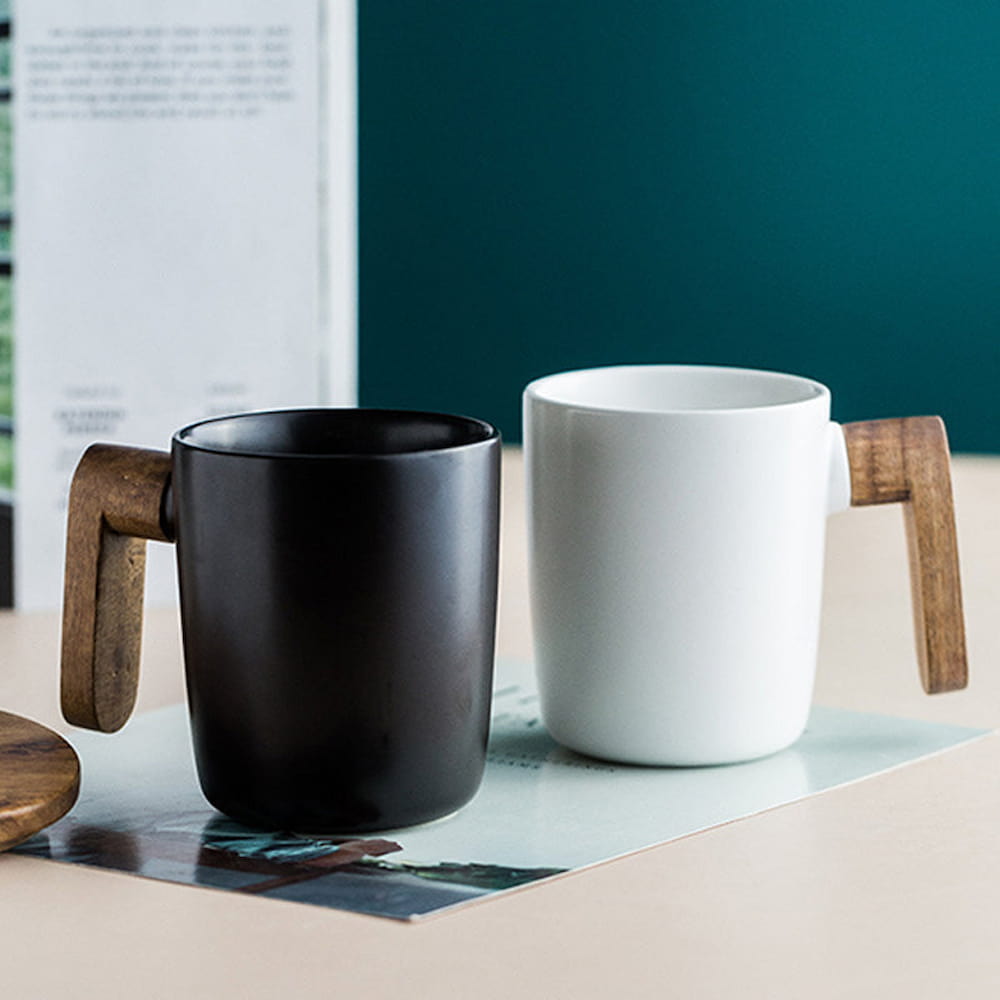 Retro Ceramic Mug with Wooden Handle and Lid – 350ml Office Teacup
