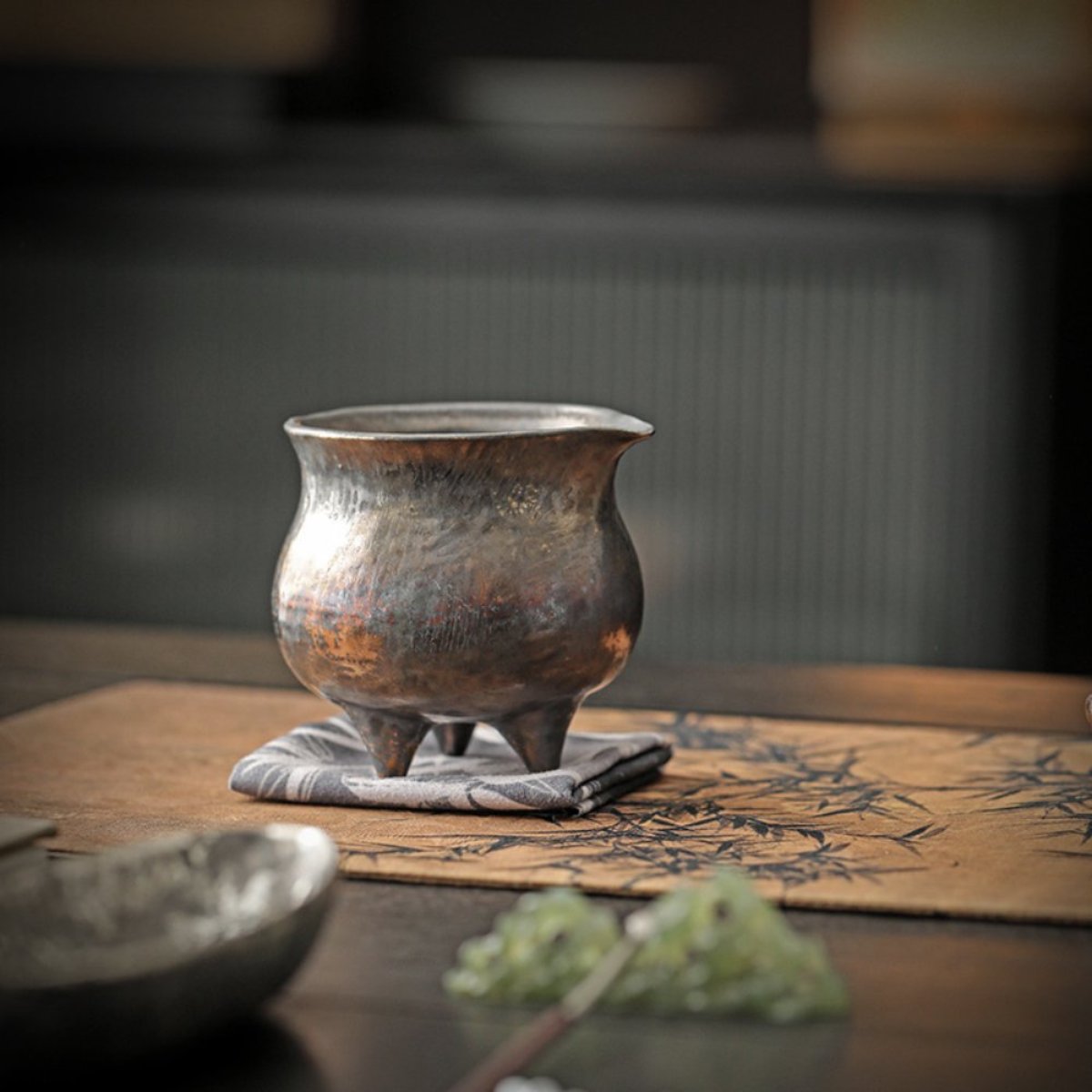 Vintage Japanese-style silver-accented ceramic Gongdao cup, three-legged tea pitcher 200ml