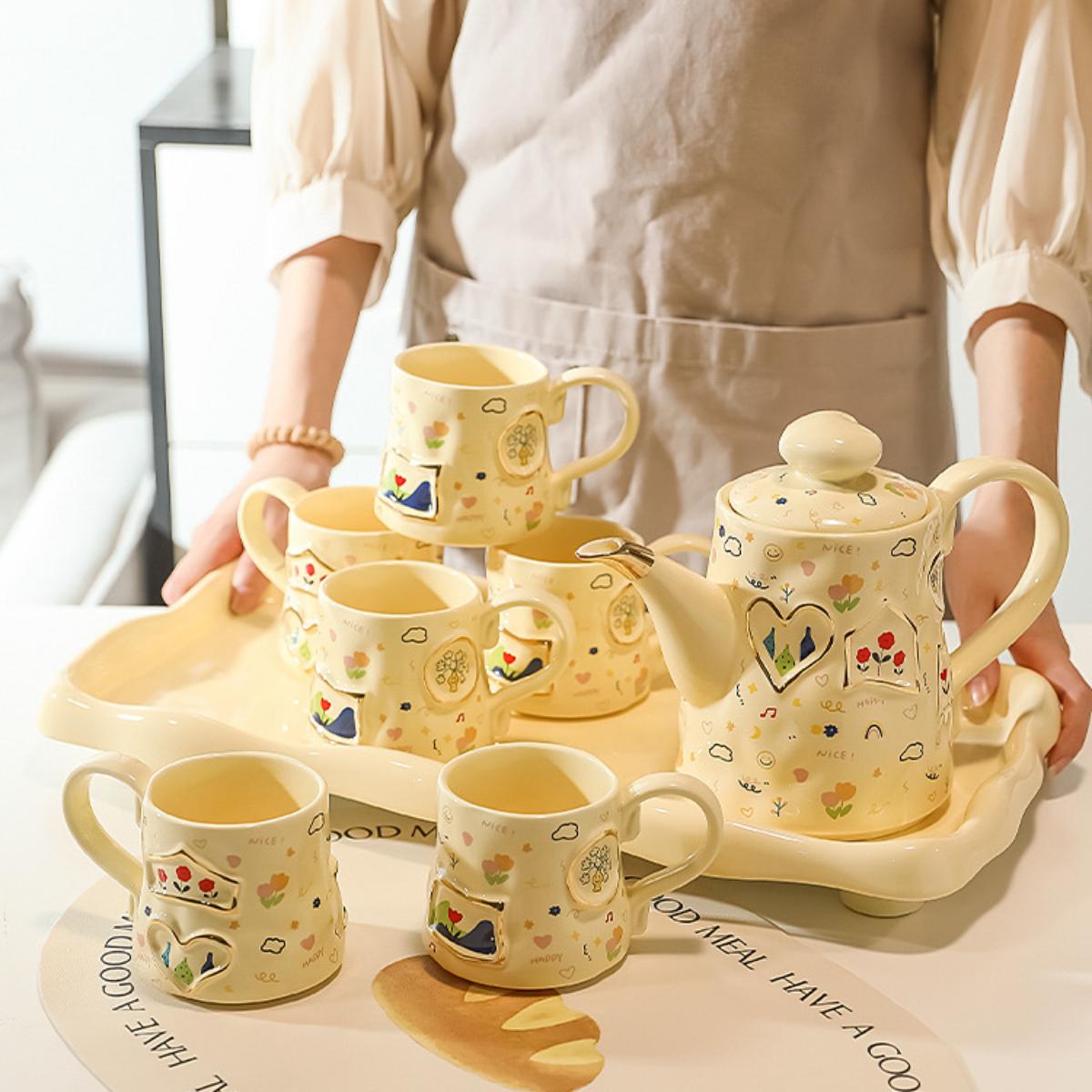 Cream-Style 8-Piece Tea Set – Floral & Graffiti Design, Heart-Peach Lid, 980ML Teapot, 300ML Cups, Tray