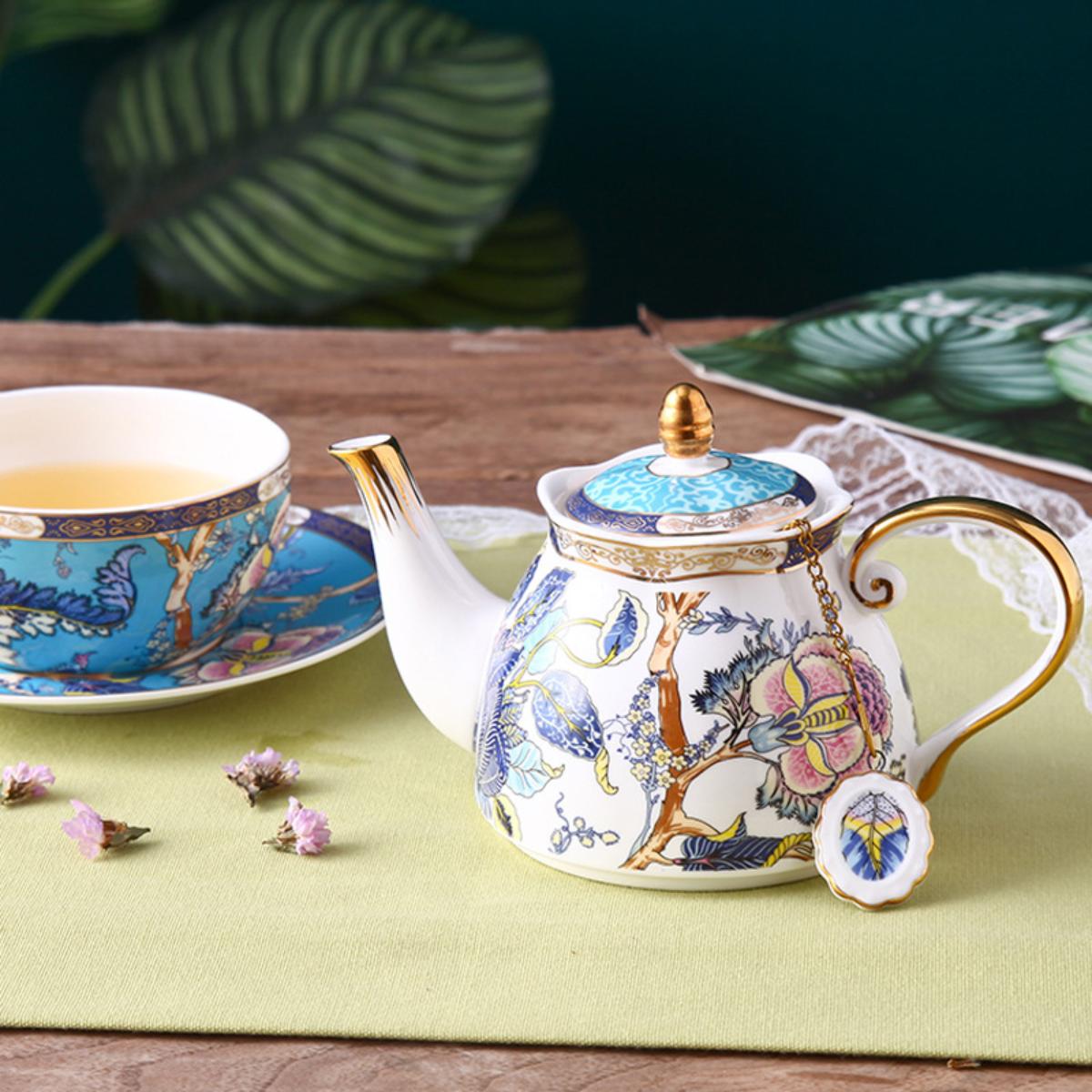 English Bone China Tea-for-One Set – 1 Teapot, 1 Cup & Saucer, Gift Box