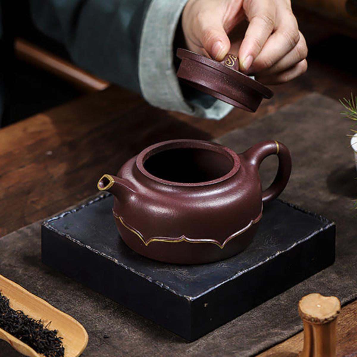 Golden Lotus Teapot – Zi Ni – 350ml