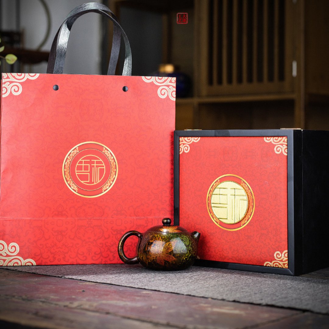 Fuzhou Handcrafted Bodiless Lacquer Maple Leaf Teapot Gift Box, 5.4 fl oz