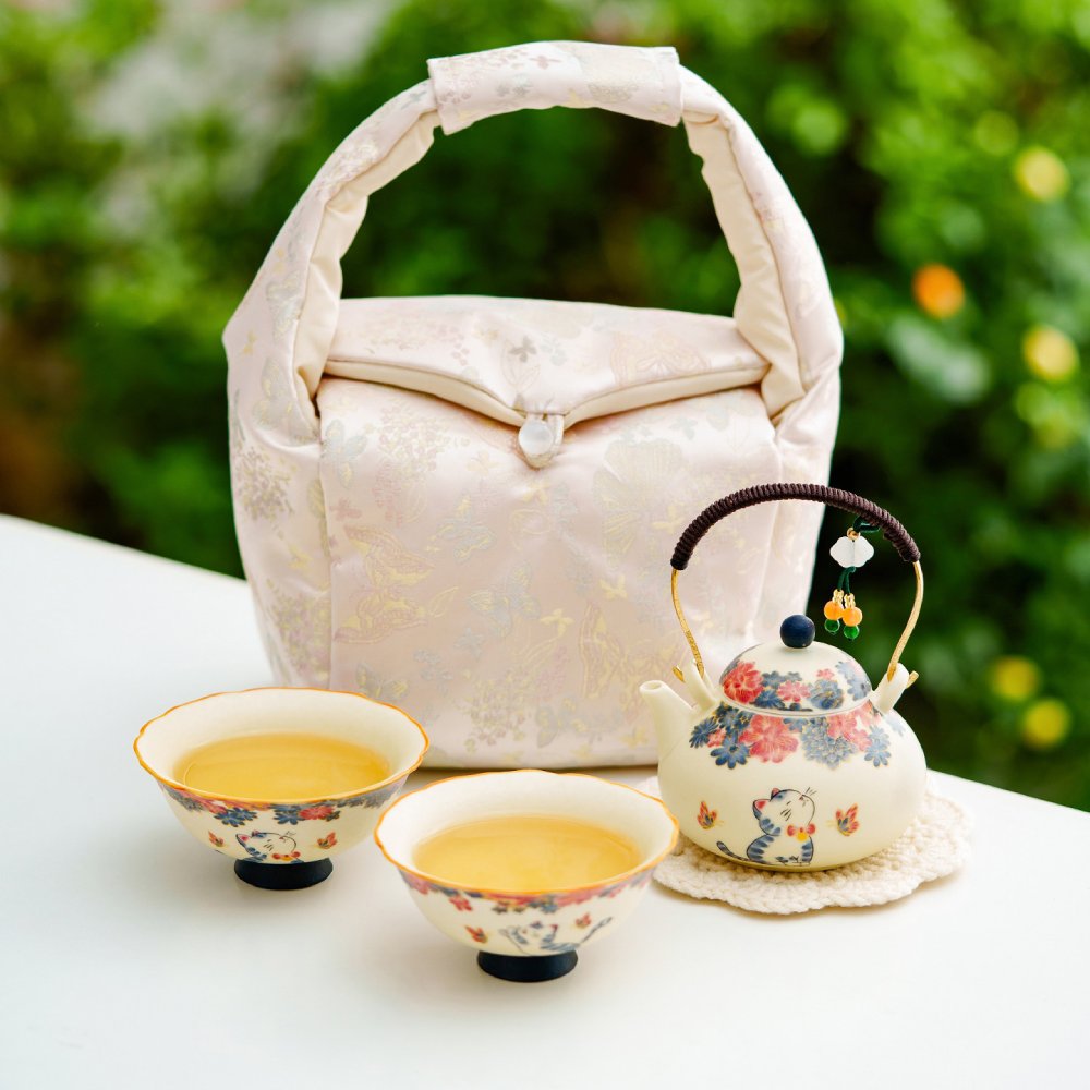 Chinese Porcelain Gongfu Tea Set with Cat Teapot – 130ml Teapot & 2 Cups, Travel Bag