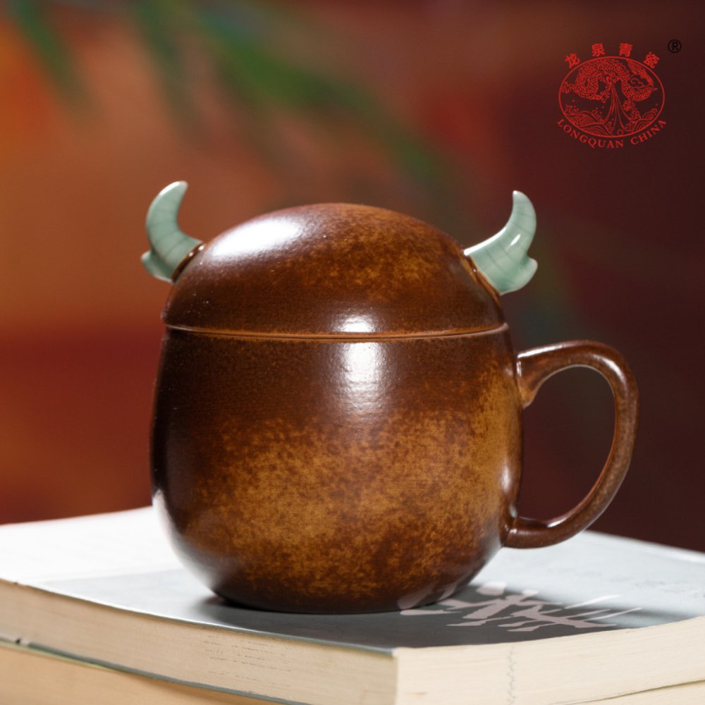 Longquan Celadon Tea Mug – Handmade Ceramic Cup with Oxhorn Lid, Perfect Gift