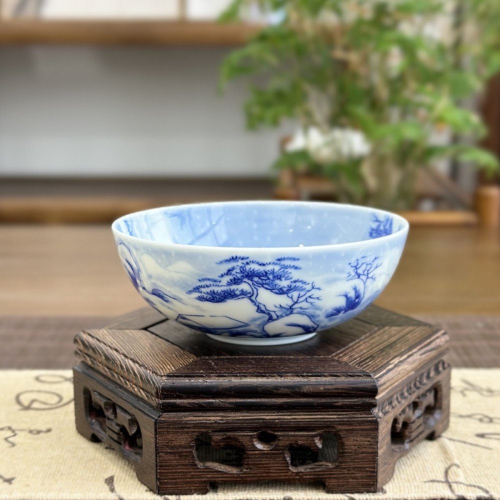 Hand-Painted Blue & White Snow Scene Pu-erh Tea Cup – Luxury Retro Ceramic Tea Cup