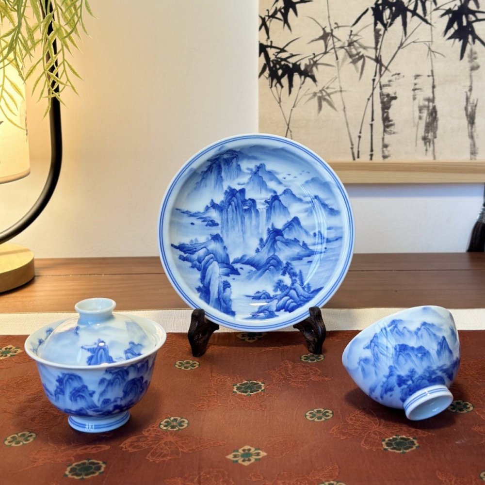 Hand-Painted Blue & White Gaiwan Tea Set – Jingdezhen Gongfu Porcelain (3-Piece)