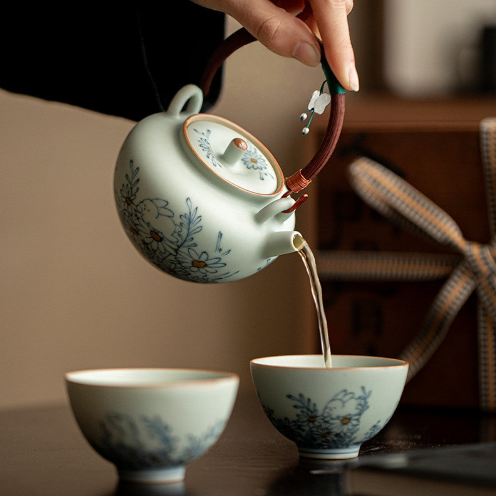 Underglaze Blue Porcelain Teapot Set with Cups – Chinese Tea Set in Wooden Gift Box