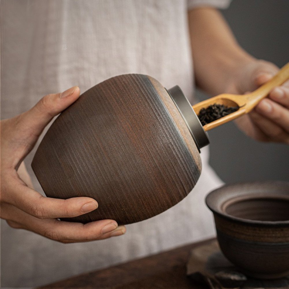 Handmade Coarse Pottery Tea Jar – 1100ML Ceramic Storage with Airtight Metal Lid