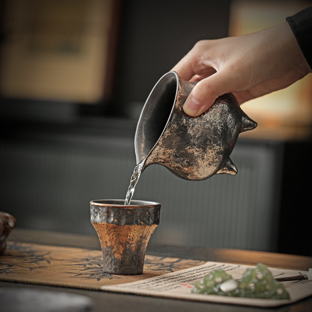 Vintage Japanese-Style Silver-Accented Ceramic Gongdao Cup, Three-Legged Tea Pitcher 200ml