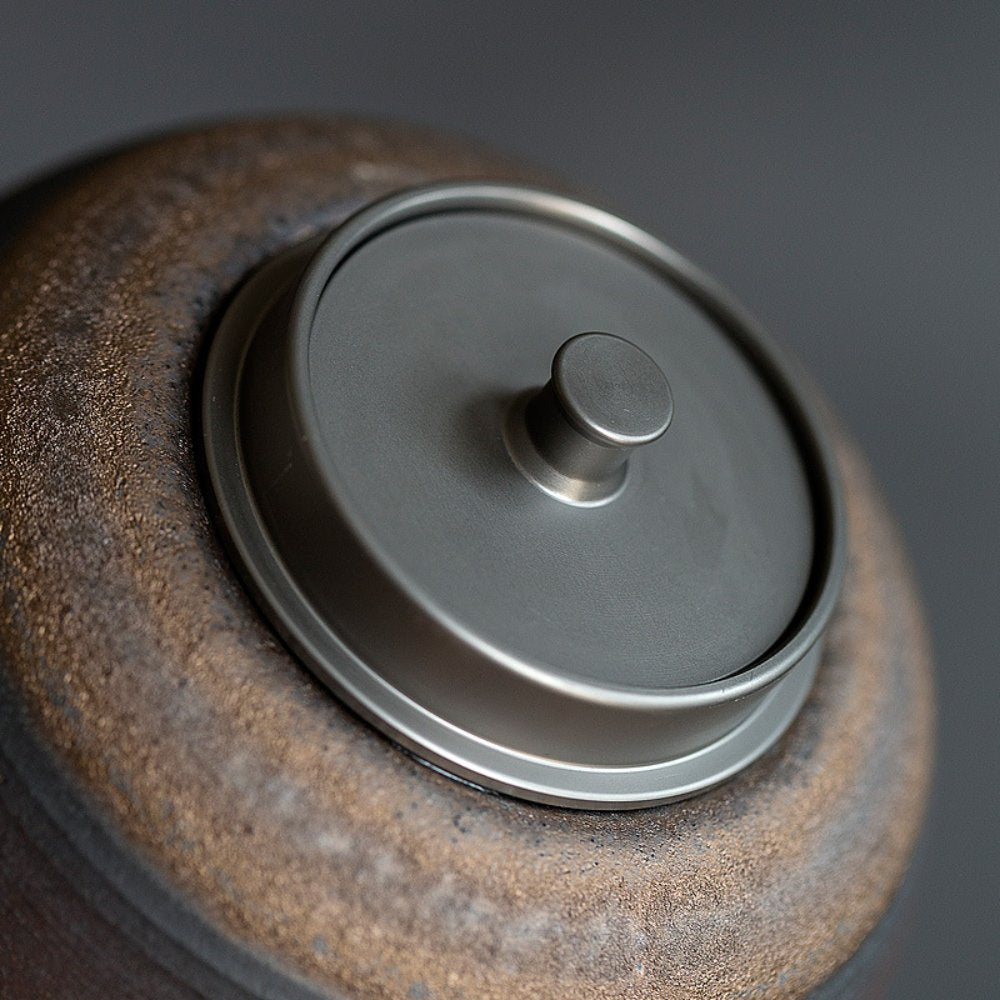 Handmade Coarse Pottery Tea Jar – 1100ML Ceramic Storage with Airtight Metal Lid