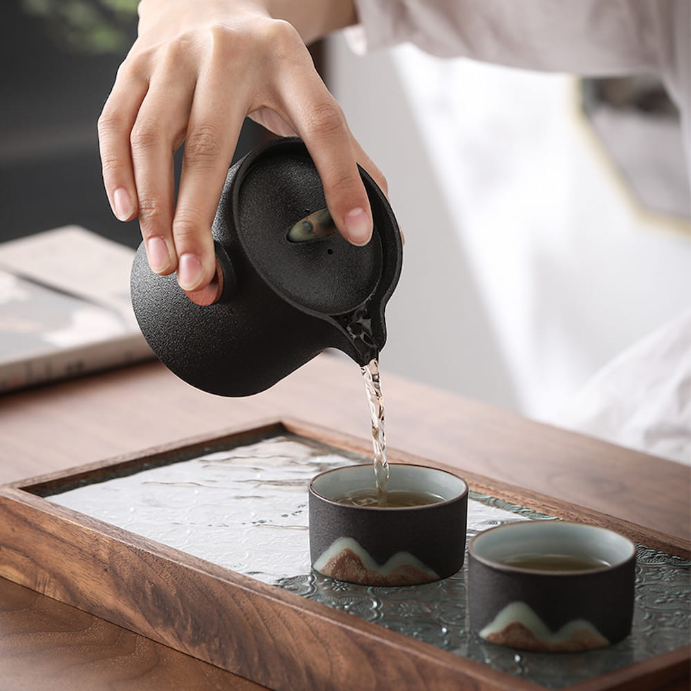 Hand-Painted Travel Tea Set – Mountain Landscape Gongfu Teapot & Cups, Classic Ink-Wash Design