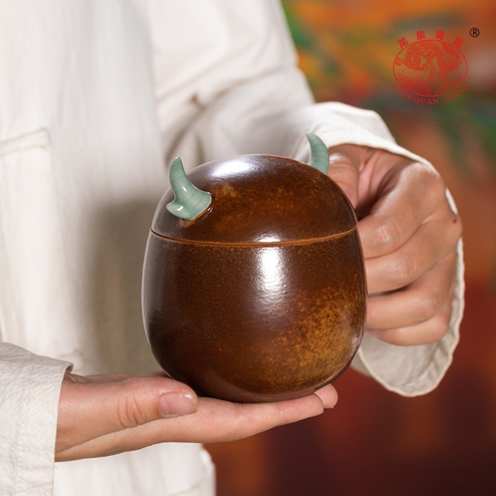 Longquan Celadon Tea Mug – Handmade Ceramic Cup with Oxhorn Lid, Perfect Gift