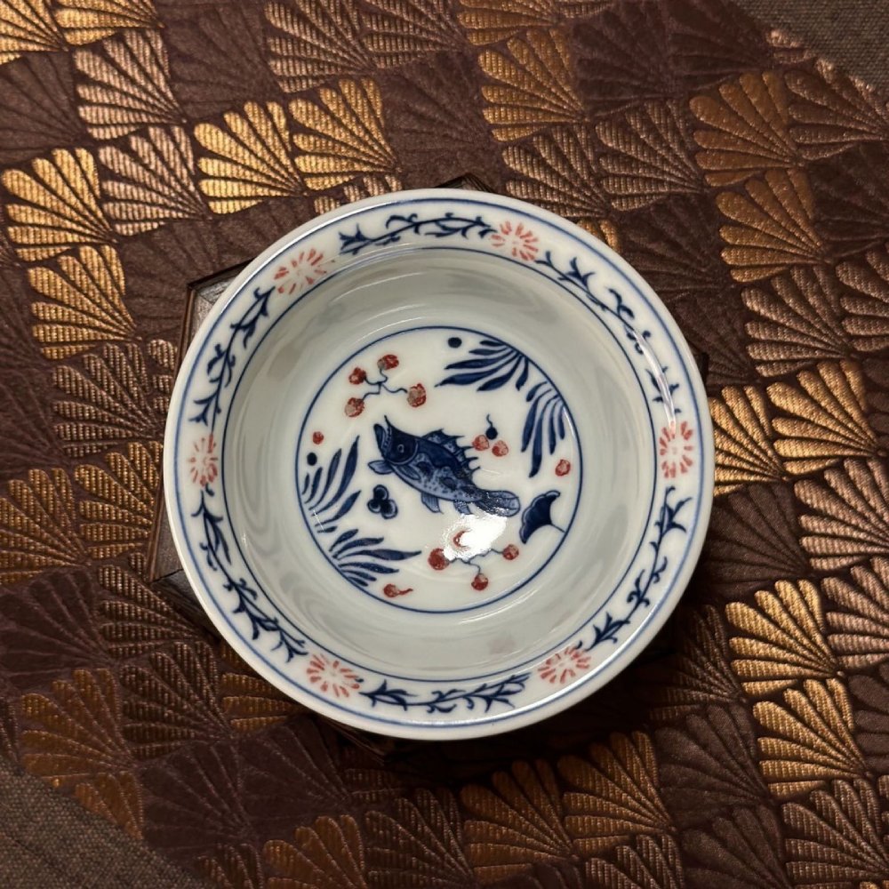 Hand-Painted Fish & Algae Pattern Blue & White with Red Glaze Master Tea Cup – Classic Chinese Gongfu Tea Cup