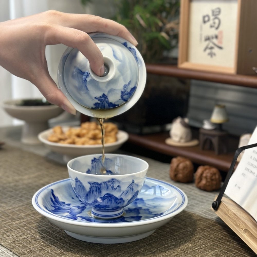 Hand-Painted Blue & White Gaiwan Tea Set – Jingdezhen Gongfu Porcelain (3-Piece)