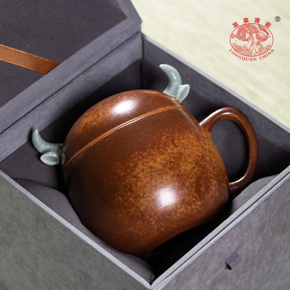 Longquan Celadon Tea Mug – Handmade Ceramic Cup with Oxhorn Lid, Perfect Gift