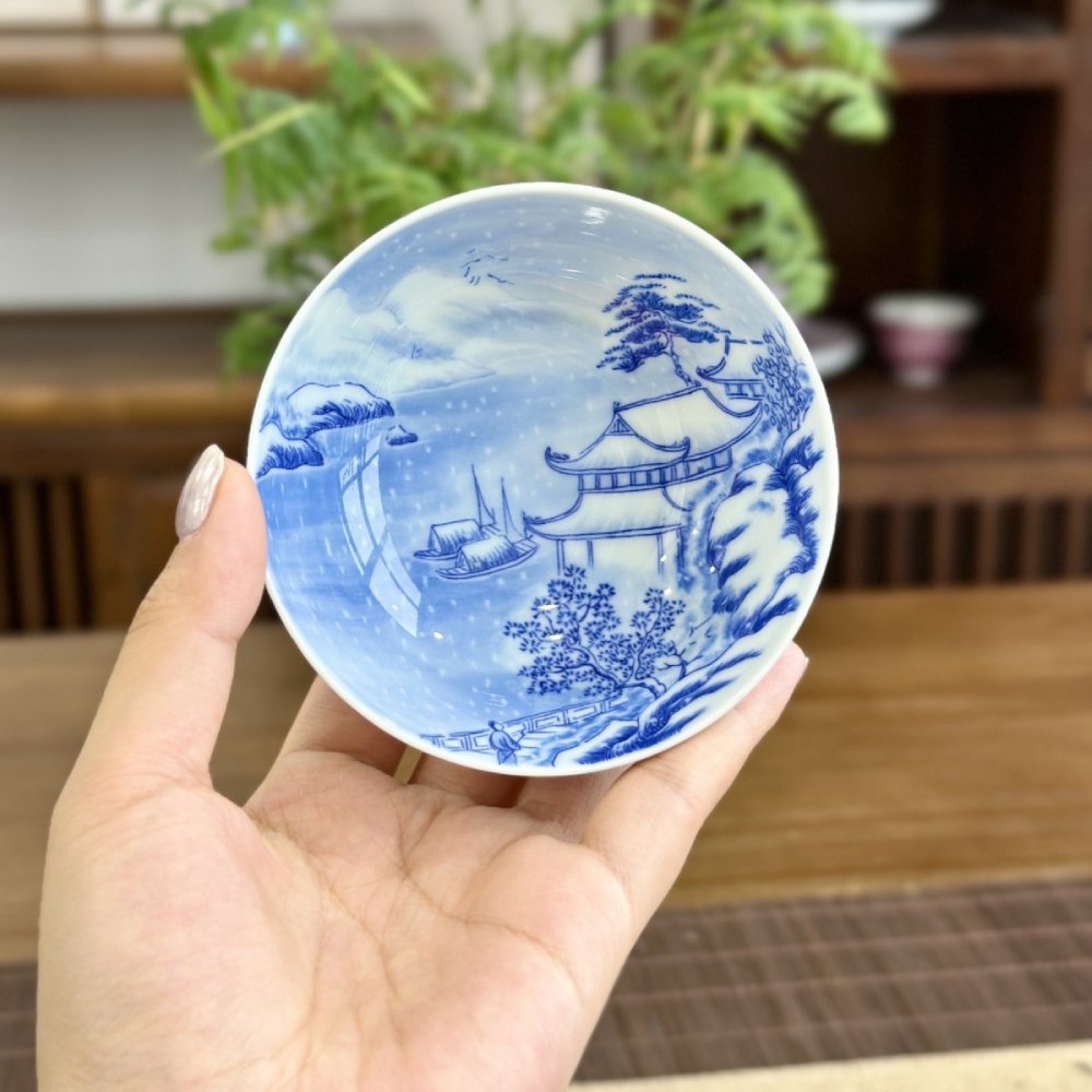 Hand-Painted Blue & White Snow Scene Pu-erh Tea Cup – Luxury Retro Chinese Gongfu Tea Cup, 3oz