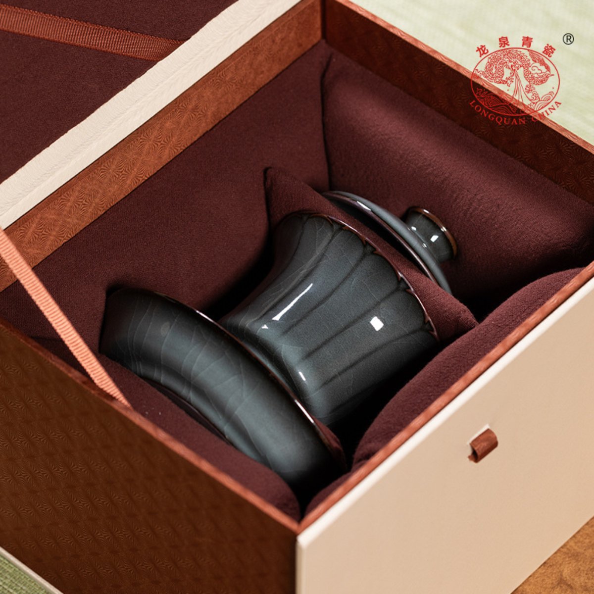 Longquan Celadon Gaiwan with Iron Body and Crackle Glaze, Begonia Shape, 130ML, Gift Box Set