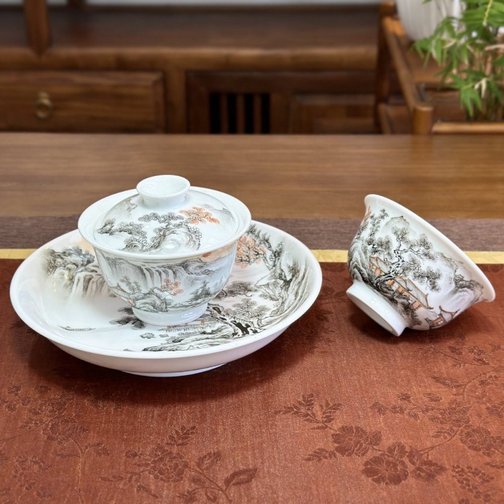 Ink-Painted Three-Piece Gaiwan Tea Set – Traditional Chinese Sunrise Design with Gift Box