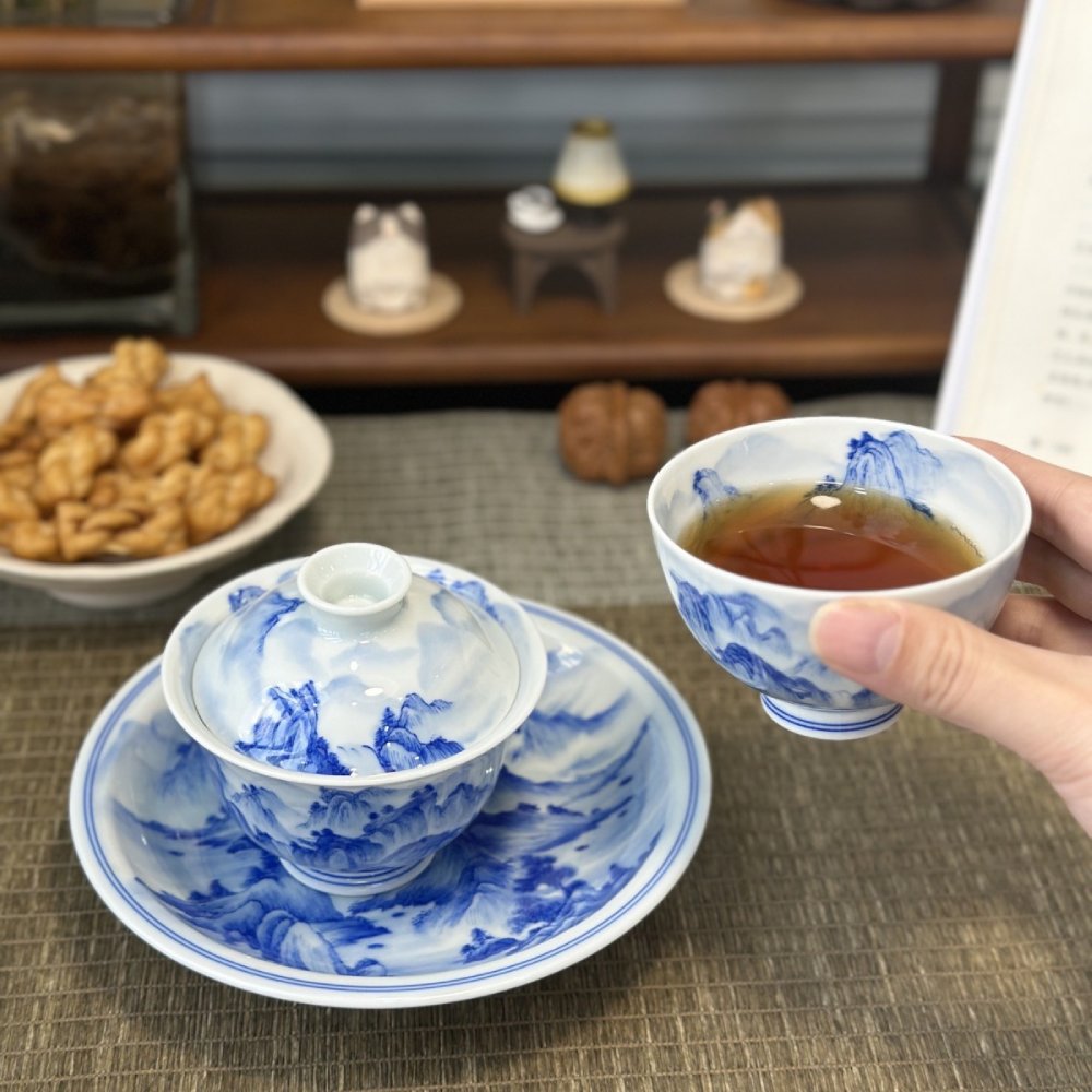 Hand-Painted Blue & White Gaiwan Tea Set – Jingdezhen Gongfu Porcelain (3-Piece)