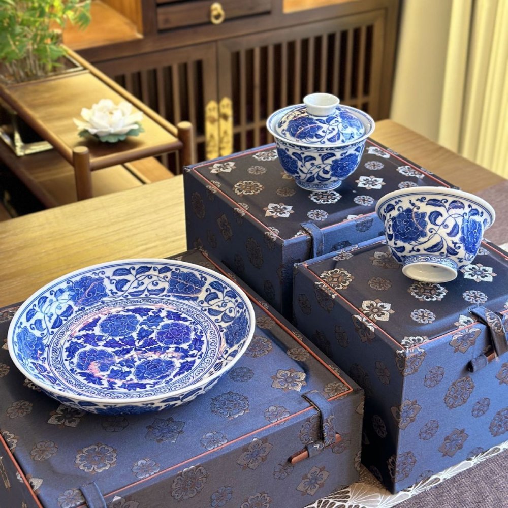 Hand-Painted Blue & White Porcelain Peony Gaiwan with Gift Box – Jingdezhen Artisan
