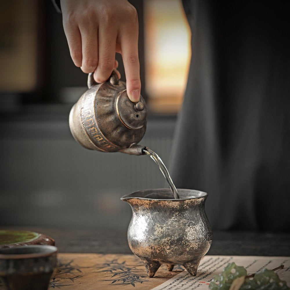 Vintage Japanese-Style Silver-Accented Ceramic Gongdao Cup, Three-Legged Tea Pitcher 200ml