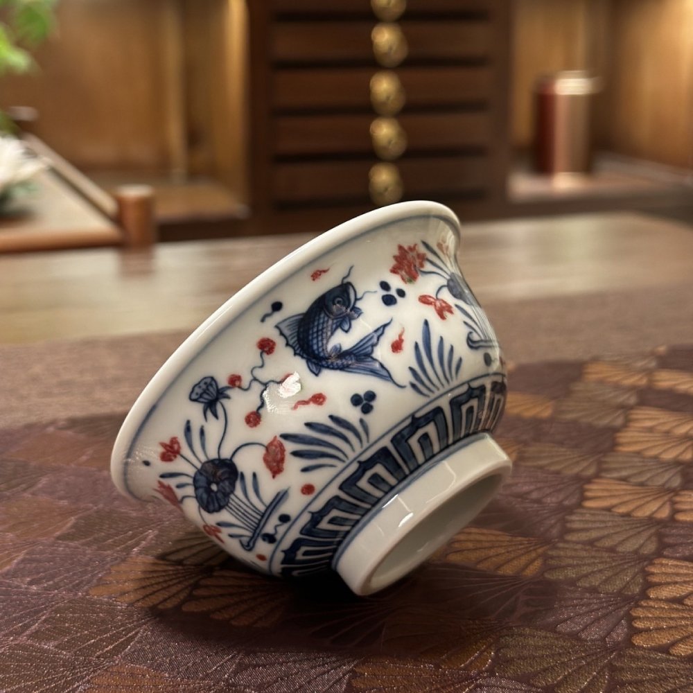 Hand-Painted Fish & Algae Pattern Blue & White with Red Glaze Master Tea Cup – Classic Chinese Gongfu Tea Cup